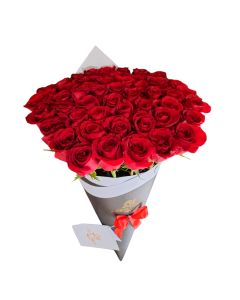 Cono Ramo 48 Rosas Naturales